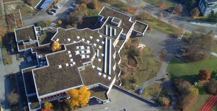 Schulhaus_Gräfler_Luftbild_1920x960_cr_Stadt_Schaffhausen